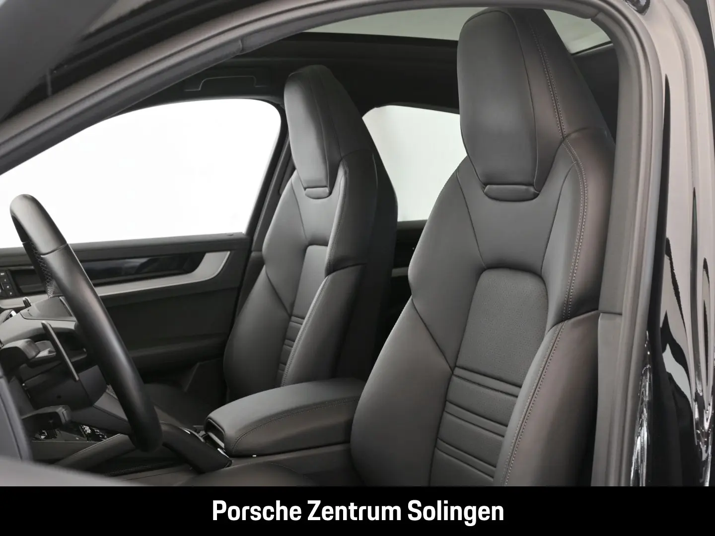 Cayenne E-Hybrid Coupe Beifahrerdisplay 21'' BOS