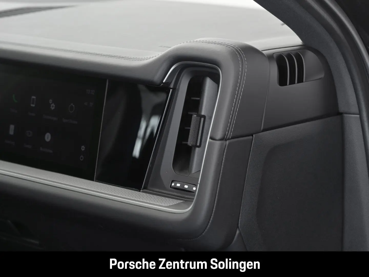 Cayenne E-Hybrid Coupe Beifahrerdisplay 21'' BOS