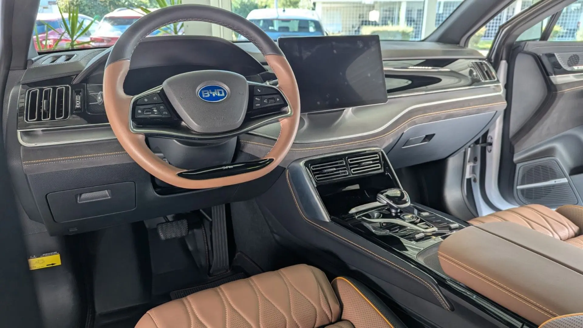 TANG Tang 380 kW Flagship 4WD  Leder Pano-Dach