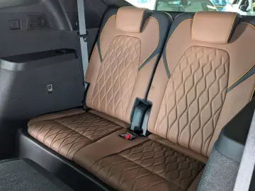 TANG Tang 380 kW Flagship 4WD  Leder Pano-Dach