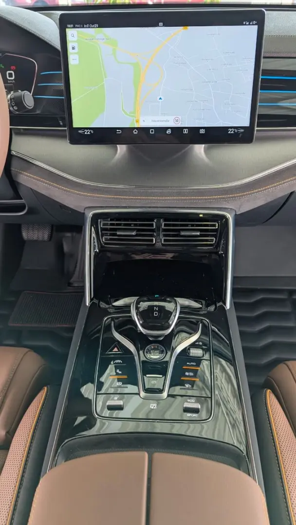 TANG Tang 380 kW Flagship 4WD  Leder Pano-Dach