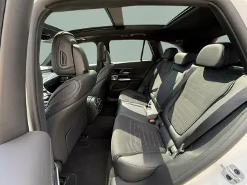 GLC 300 4M AMG NIGHT PANO BURME 360  HUD MEMORY