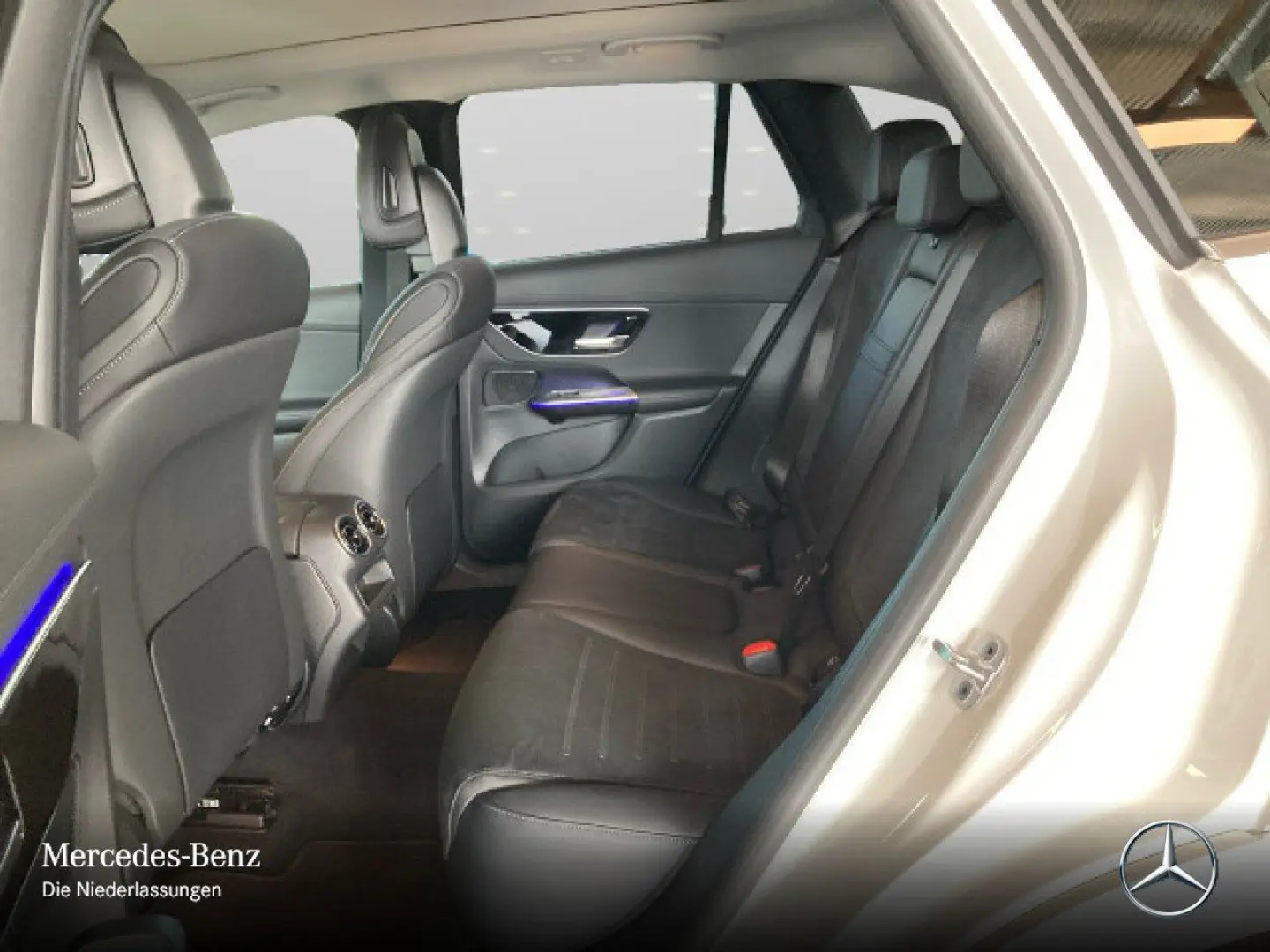 GLC220d 4M AMG Advanced  Pano AHK Distr 20