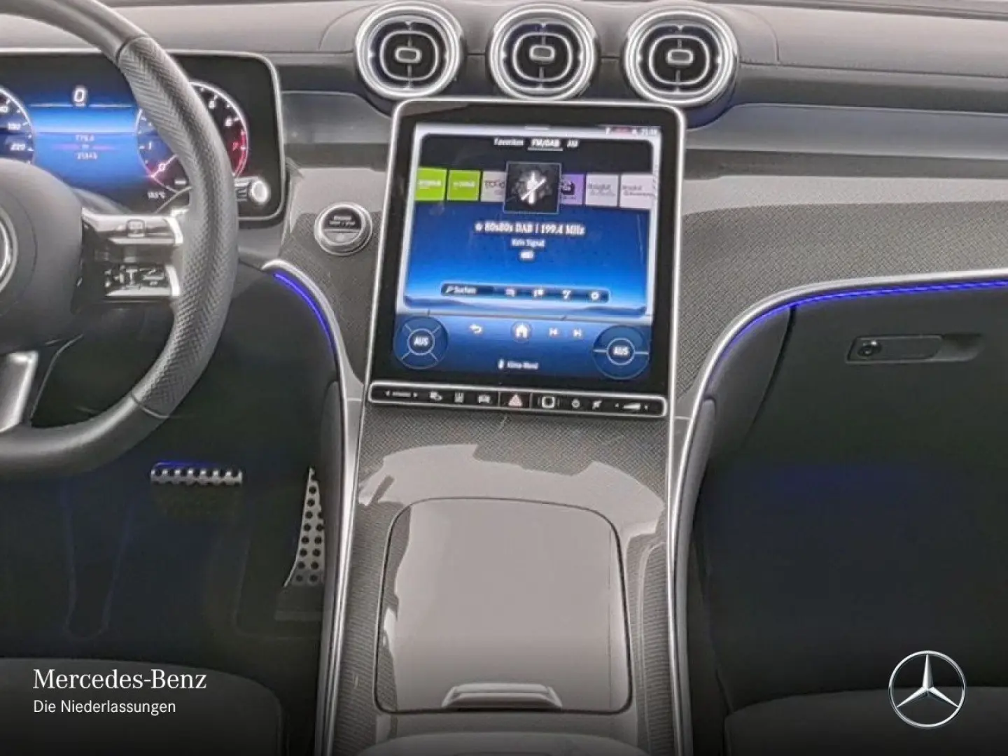 GLC 300 4M AMG PANO AHK DIGITAL Distronic MEMORY