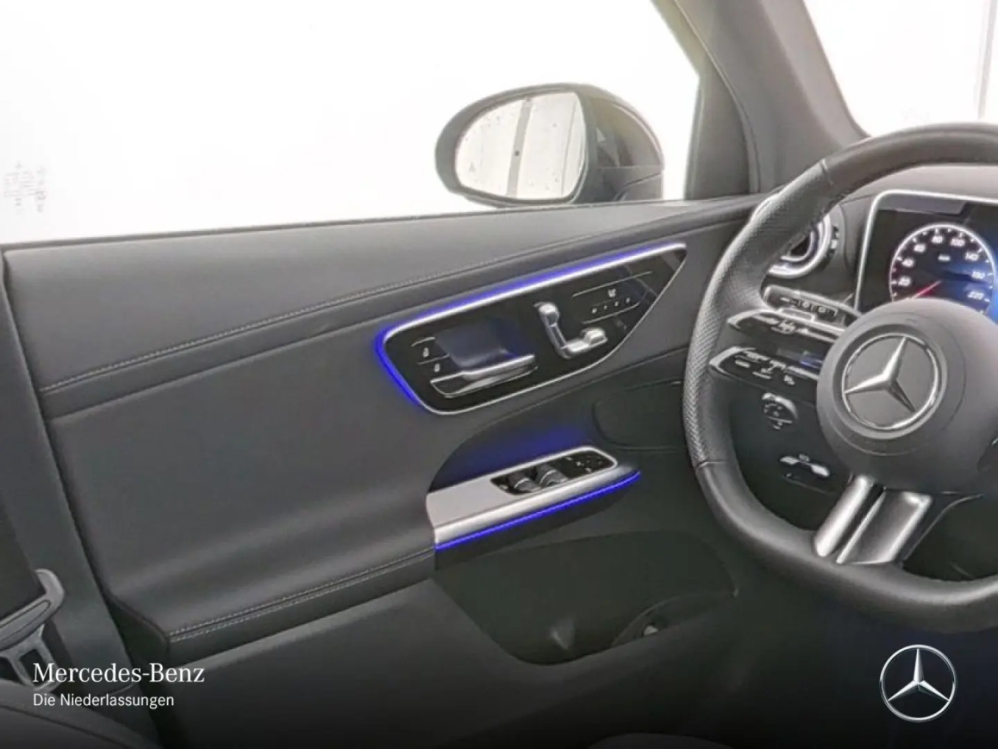 GLC 300 4M AMG PANO AHK DIGITAL Distronic MEMORY