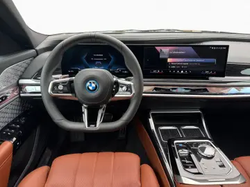 BMW i7 xDr60