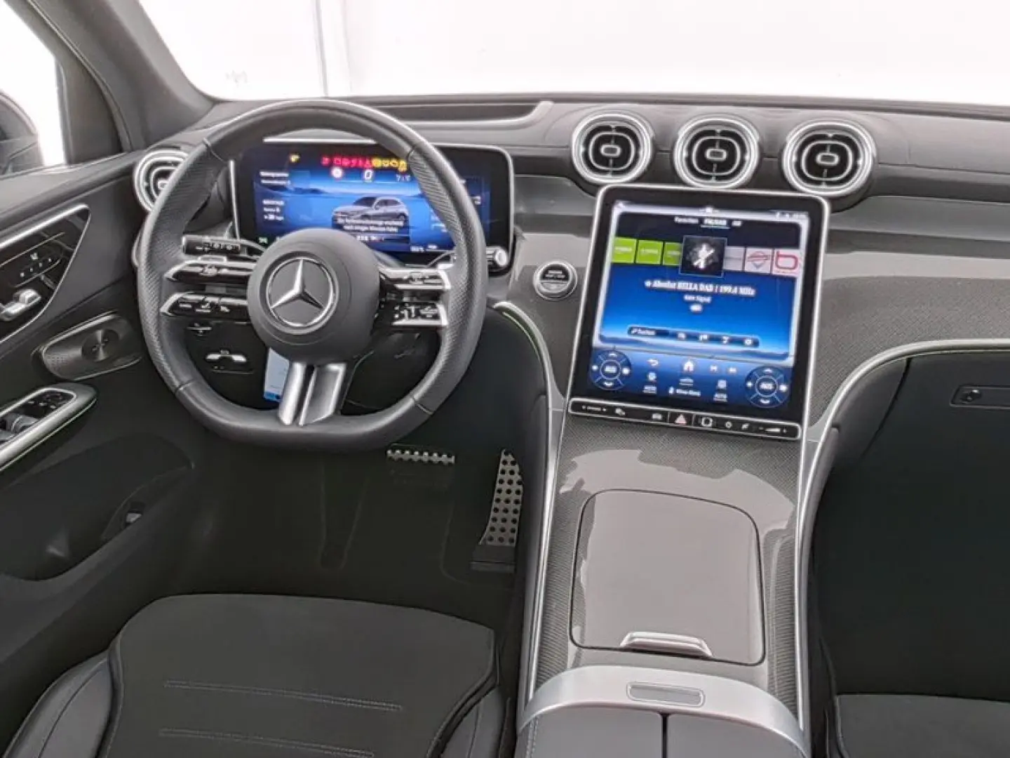 GLC 300 4M AMG-Sport DIGITAL 360 Pano AHK Night