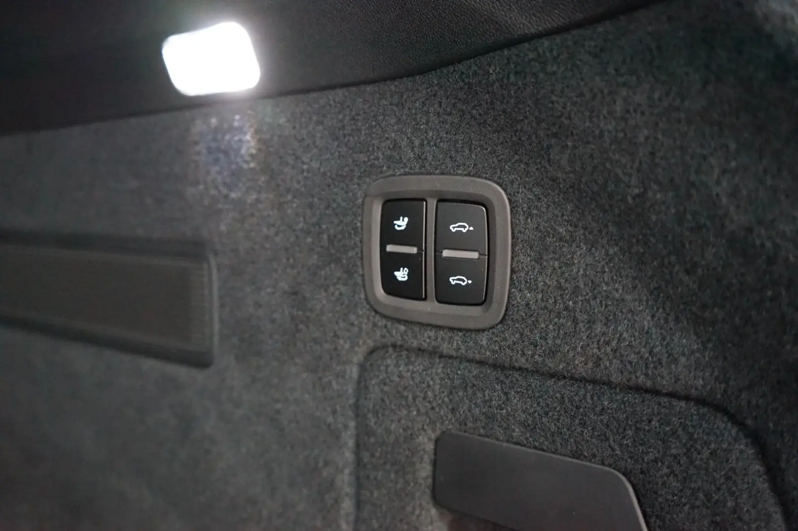 Cayenne Coupe E-Hybrid P-Display SpAbgas AHK 18W