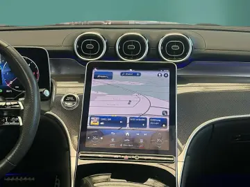 GLC 300 d 4M AMG AHK DISTRO PANO 360  MEMO EASYP