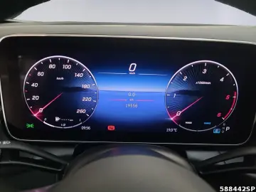 GLC 300 d 4M AMG  AHK Pano 20 Zoll Night Memory