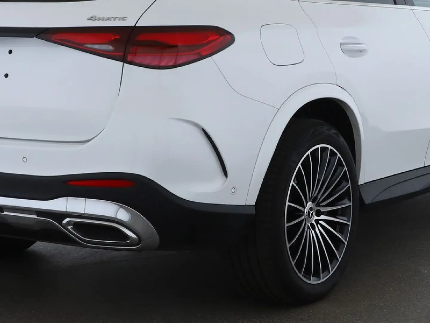 GLC 300 e 4M  AMG Line Premium  DigiLight Pano