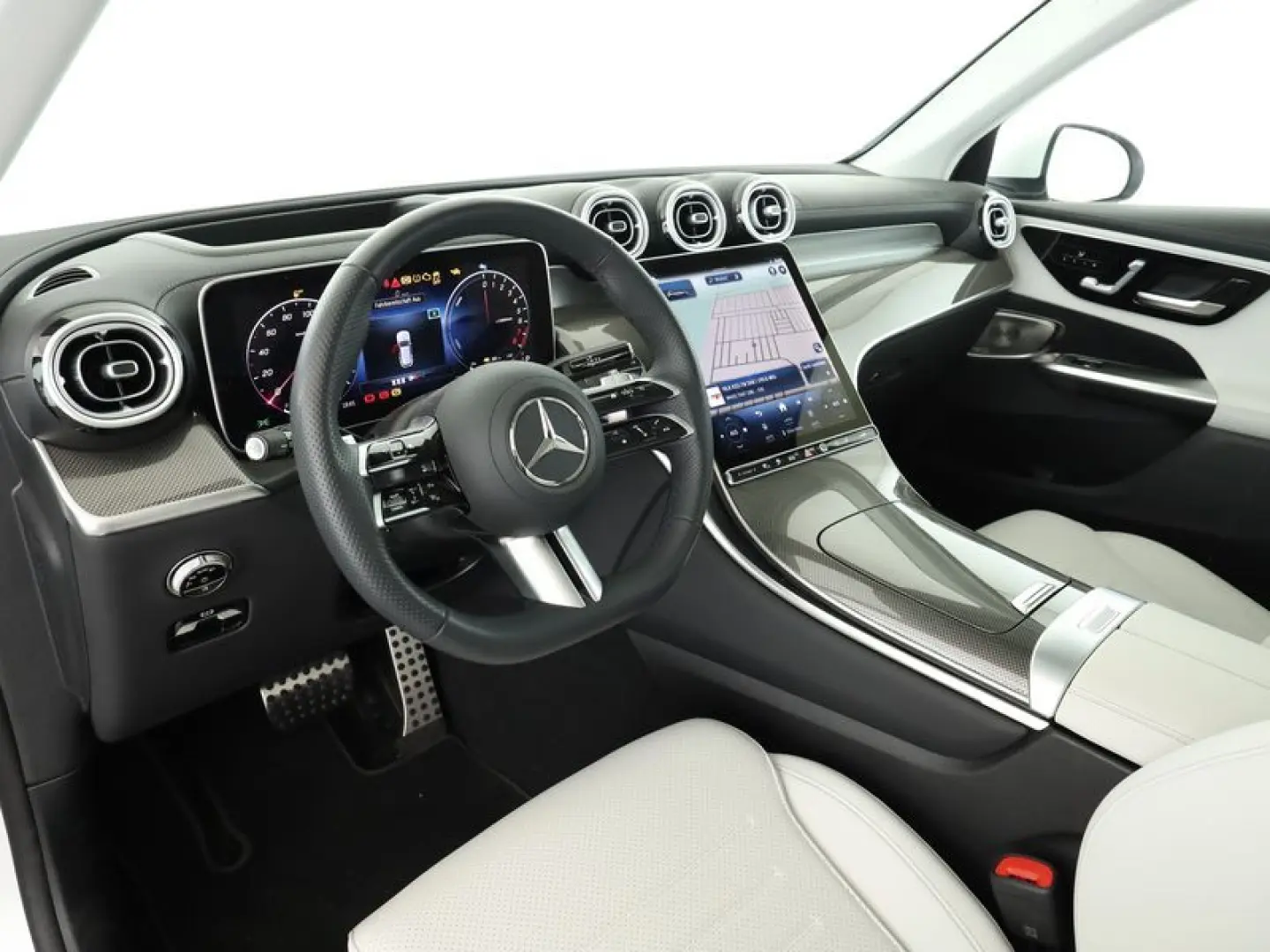 GLC 300 e 4M  AMG Line Premium  DigiLight Pano