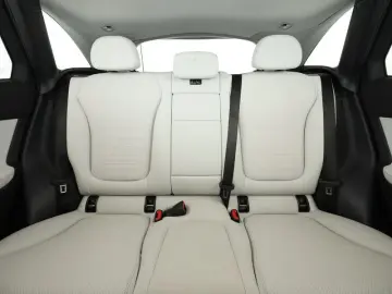 GLC 300 e 4M  AMG Line Premium  DigiLight Pano