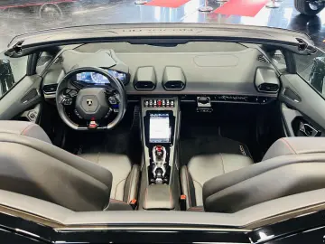 Huracan EVO Spyder LIFT KERAMIK KLIMA NAV WARRAN
