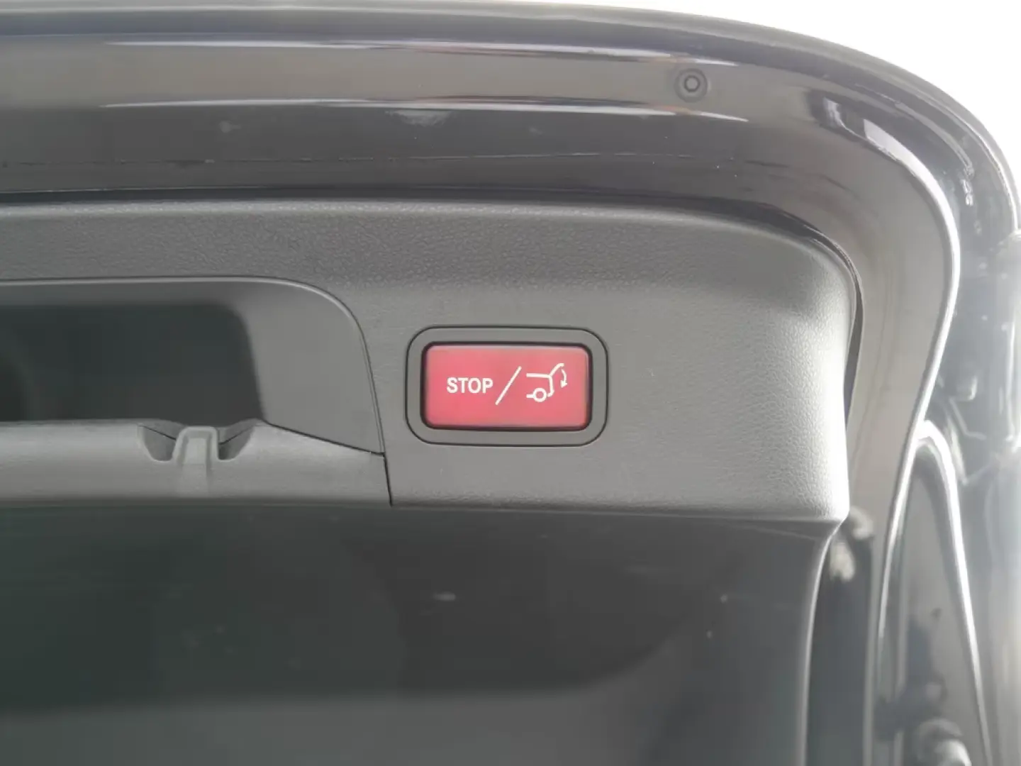 Mercedes-Benz GLC 300 e 4MATIC Coupé  AMG NOAPTE