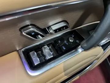 Range Rover D350 7-SITZ HSE SWB PANO MERIDIAN SO