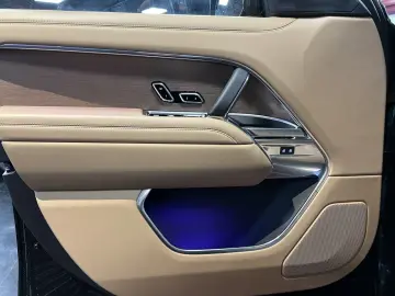 Range Rover D350 7-SITZ HSE SWB PANO MERIDIAN SO