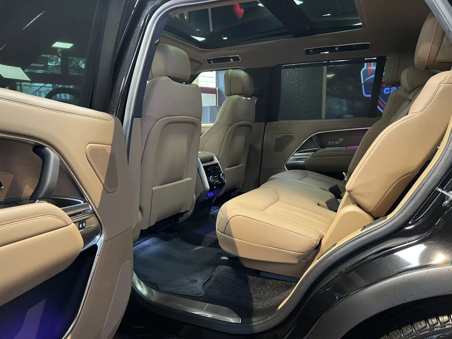 Range Rover D350 7-SITZ HSE SWB PANO MERIDIAN SO