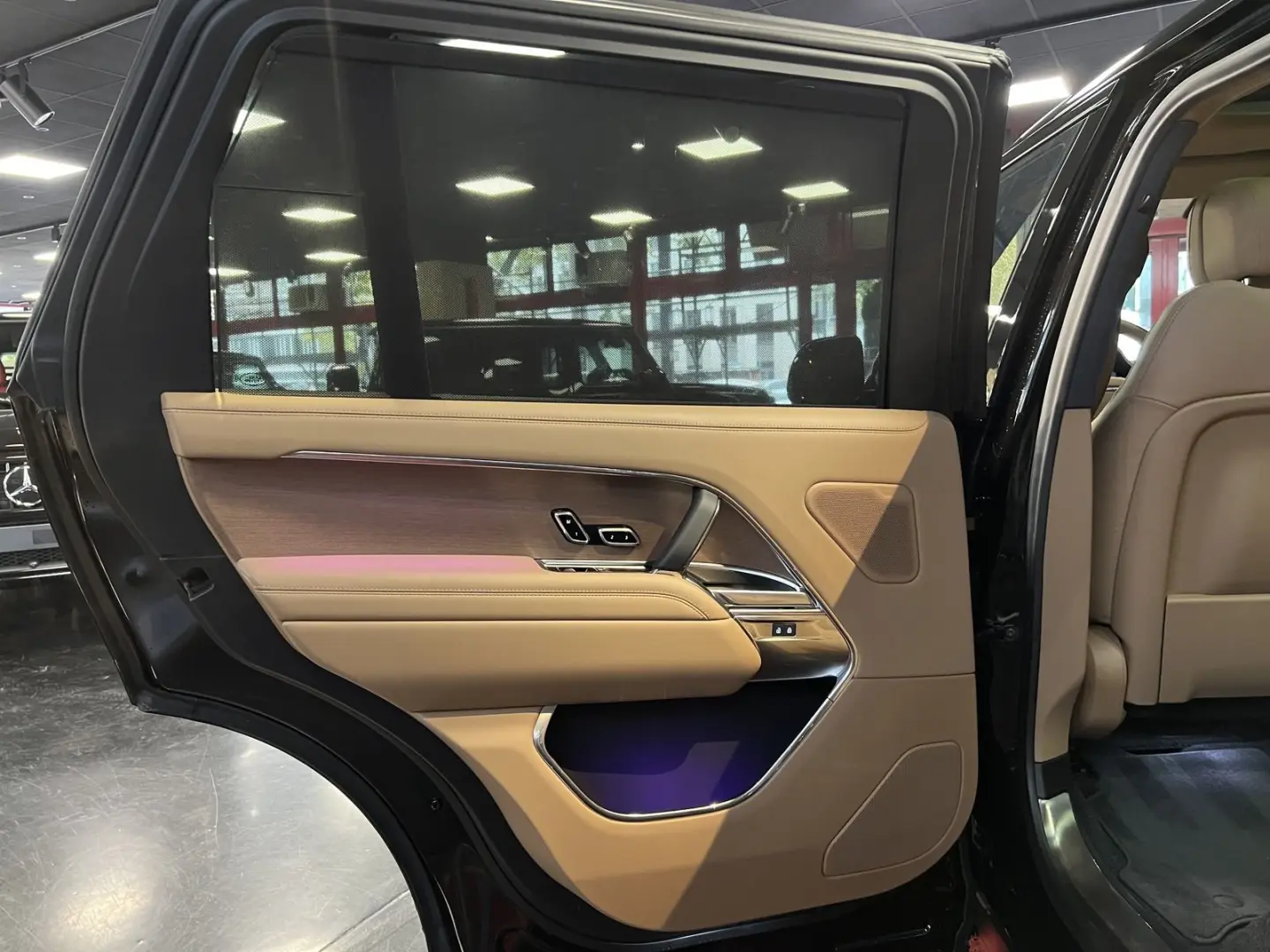 Range Rover D350 7-SITZ HSE SWB PANO MERIDIAN SO