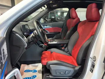 X1 20i sDrive M Sport 360 RFK LED AHK NAVI PANO