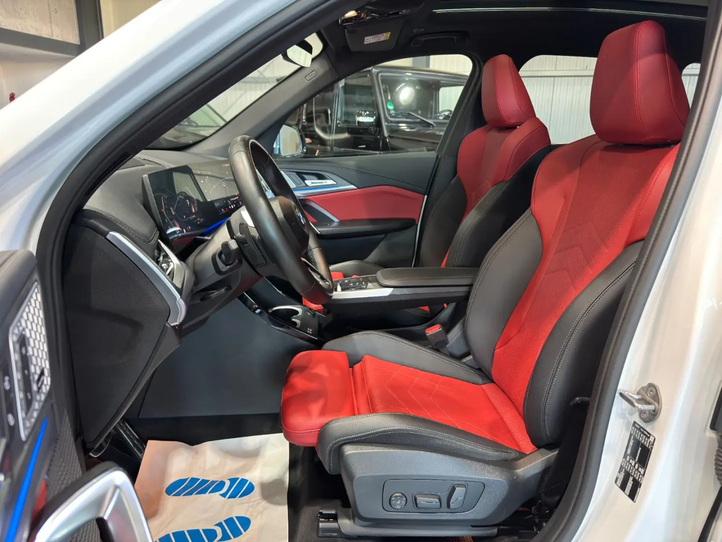 X1 20i sDrive M Sport 360 RFK LED AHK NAVI PANO