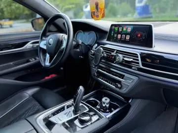 750i xDrive M-Sportpaket BMW-Laser Soft-Close