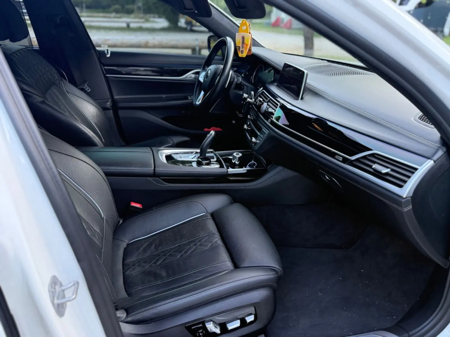 750i xDrive M-Sportpaket BMW-Laser Soft-Close