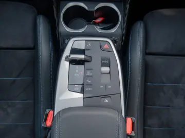 X1 xDrive20d M SPORT.DR.ASS.PR.ASS.SHZ.2 STÜCK