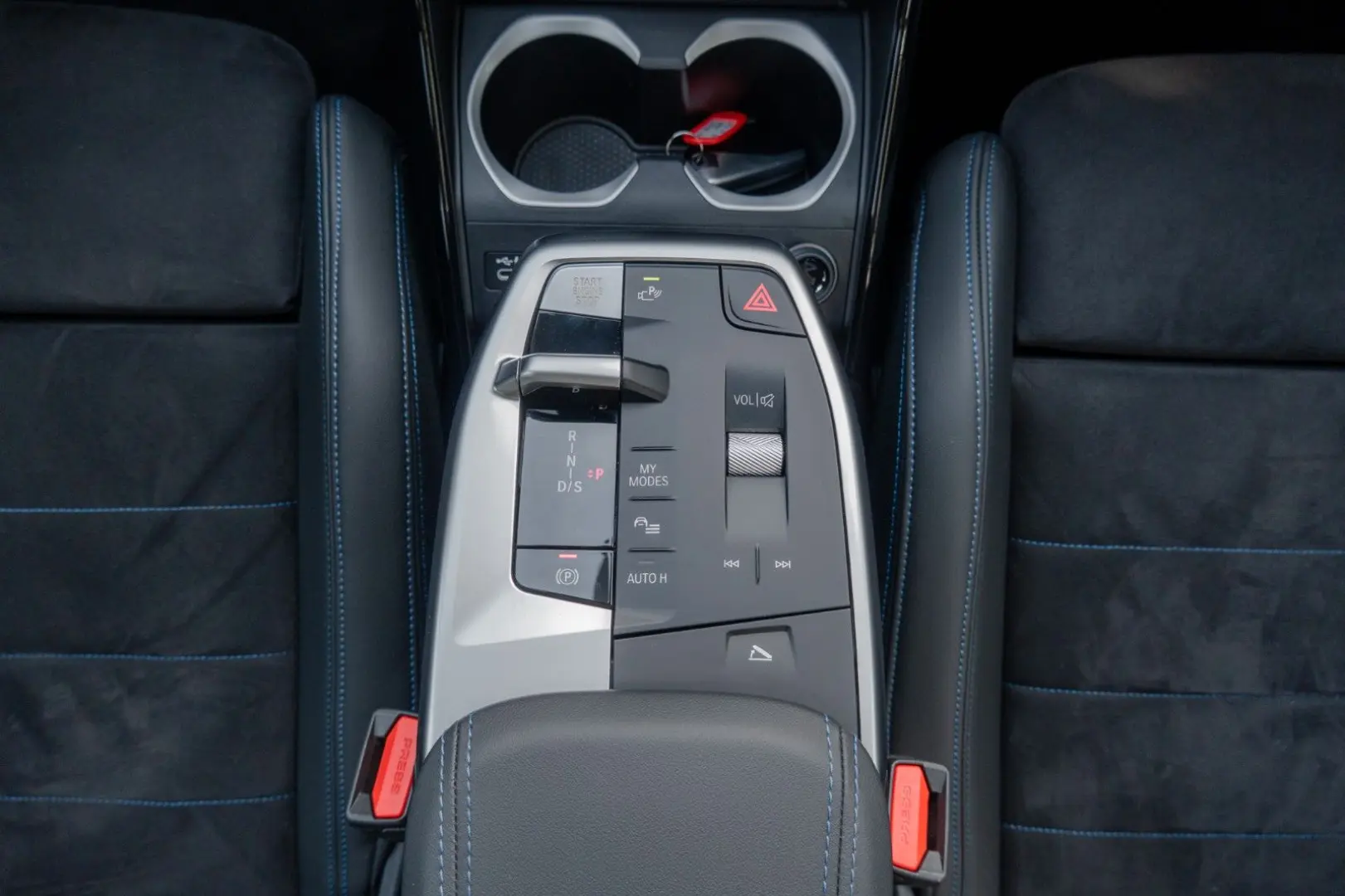 X1 xDrive20d M SPORT.DR.ASS.PR.ASS.SHZ.2 STÜCK