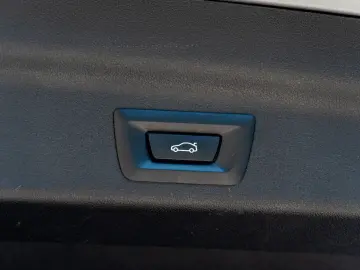 X1 xDrive20d M SPORT.DR.ASS.PR.ASS.SHZ.2 STÜCK