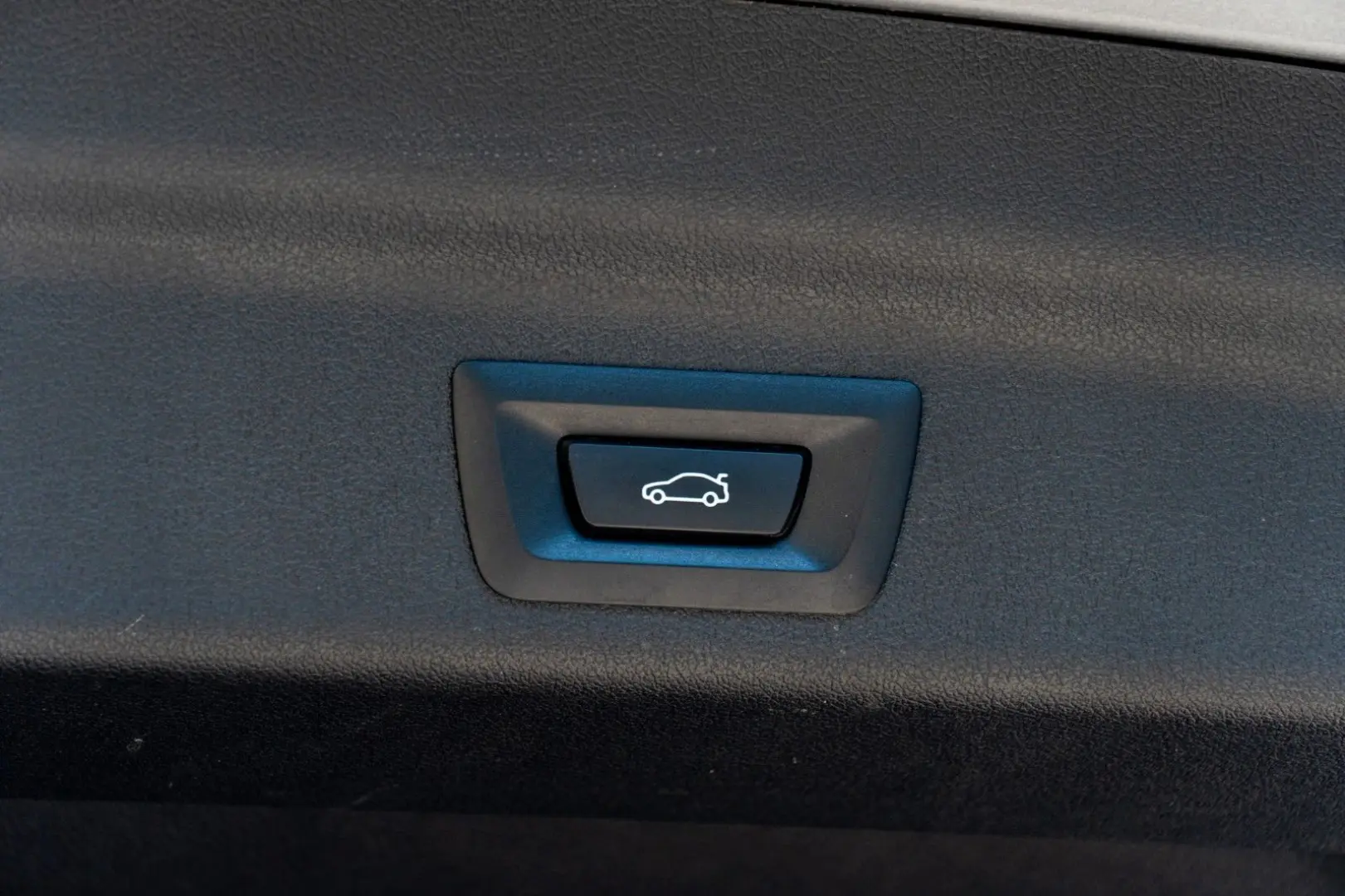 X1 xDrive20d M SPORT.DR.ASS.PR.ASS.SHZ.2 STÜCK