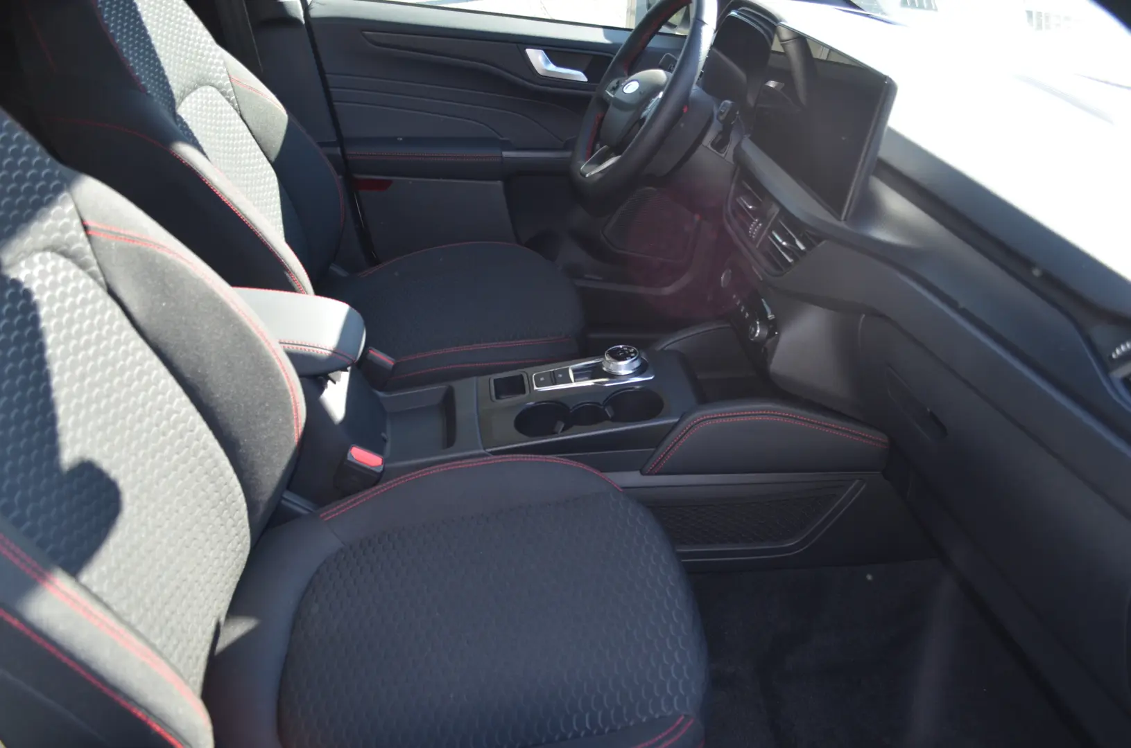 Ford Kuga ST-Line 2.5l Duratec FHEV 183 CP AT AWD