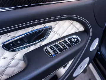 Bentayga 4.0 V8 S 4WD FirstEdition Warranty 2026