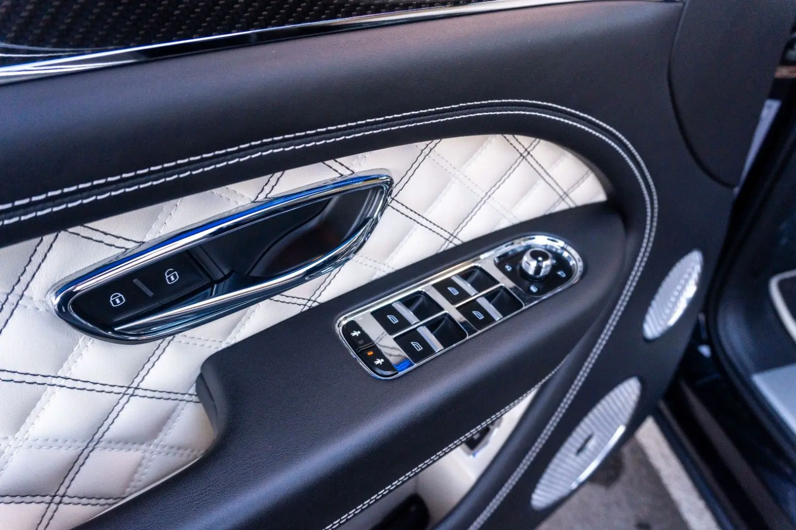 Bentayga 4.0 V8 S 4WD FirstEdition Warranty 2026