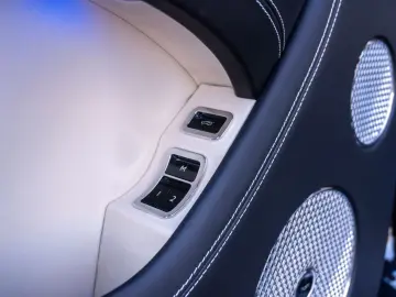 Bentayga 4.0 V8 S 4WD FirstEdition Warranty 2026