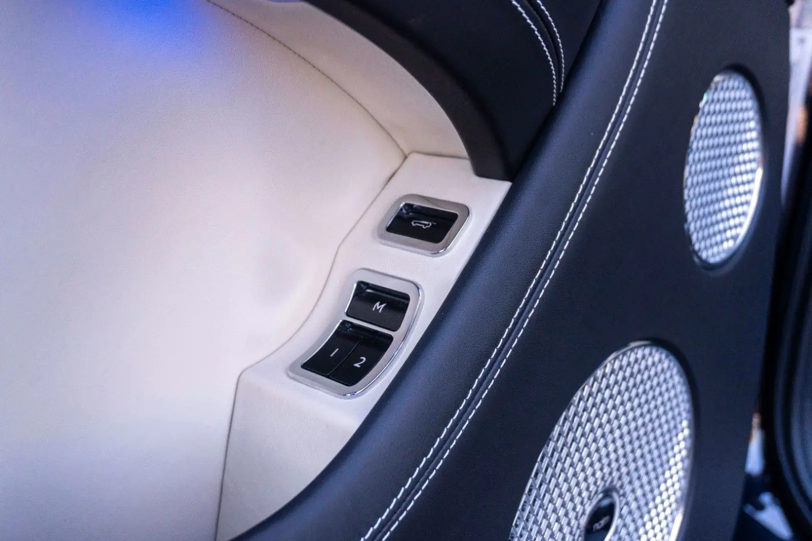 Bentayga 4.0 V8 S 4WD FirstEdition Warranty 2026