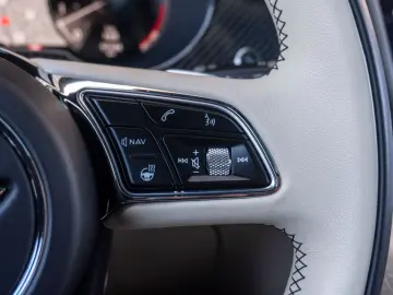 Bentayga 4.0 V8 S 4WD FirstEdition Warranty 2026