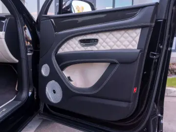 Bentayga 4.0 V8 S 4WD FirstEdition Warranty 2026