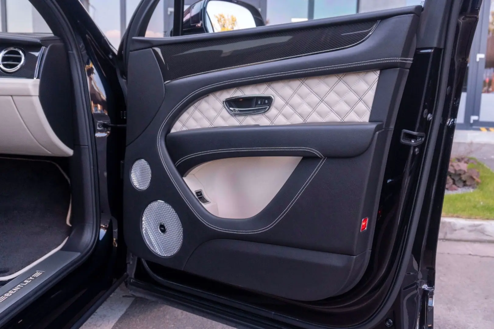 Bentayga 4.0 V8 S 4WD FirstEdition Warranty 2026