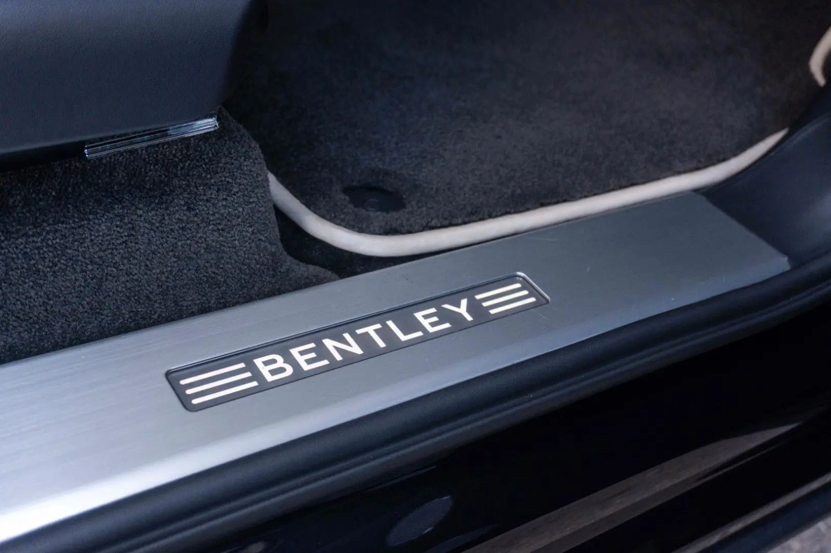 Bentayga 4.0 V8 S 4WD FirstEdition Warranty 2026