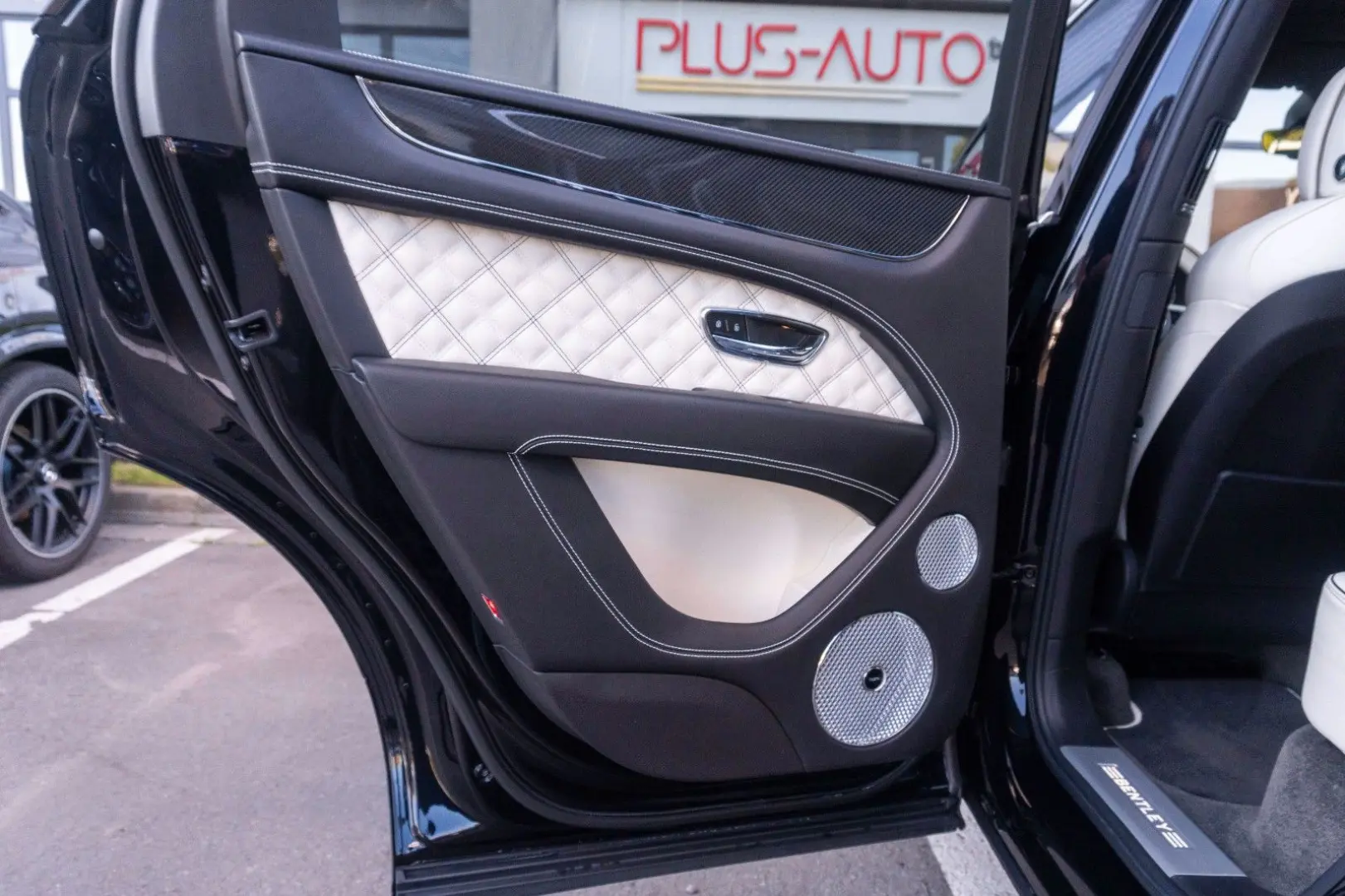 Bentayga 4.0 V8 S 4WD FirstEdition Warranty 2026