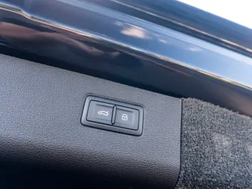 Bentayga 4.0 V8 S 4WD FirstEdition Warranty 2026