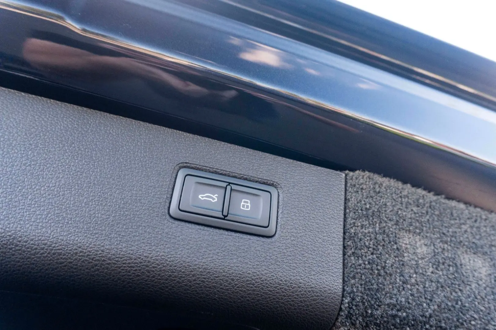 Bentayga 4.0 V8 S 4WD FirstEdition Warranty 2026