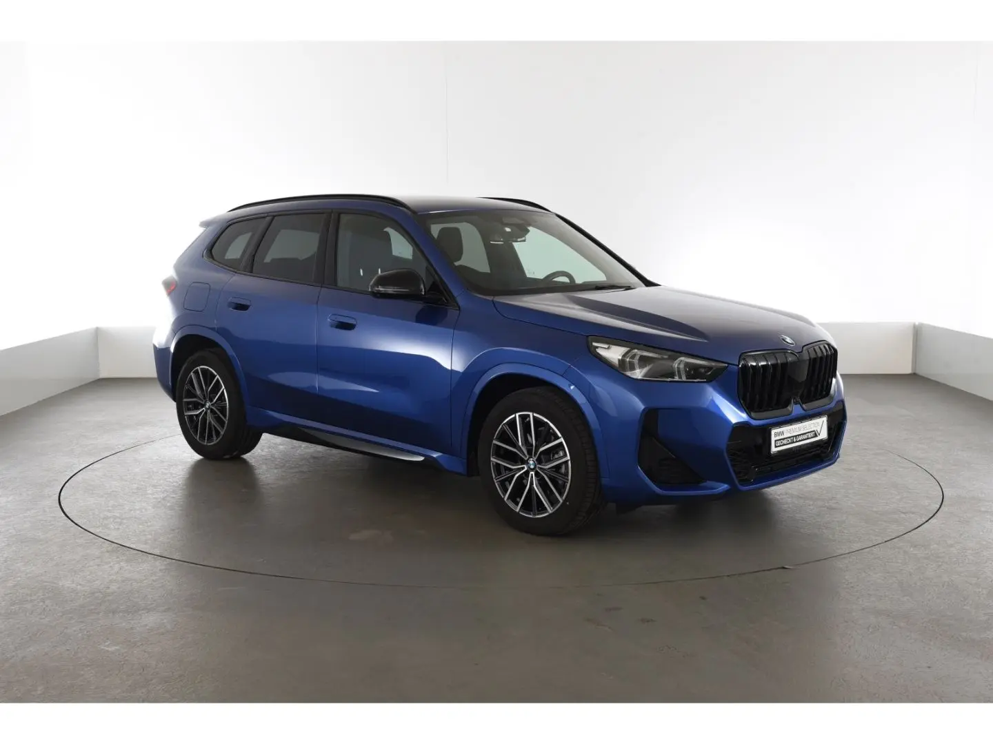 X1 xDrive 20d Head-Up-Display Sonnenschutzvergla