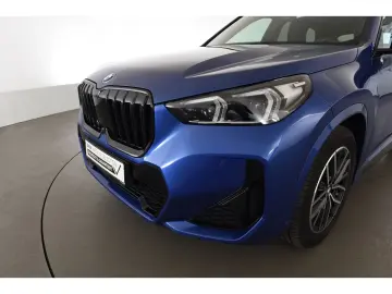 X1 xDrive 20d Head-Up-Display Sonnenschutzvergla