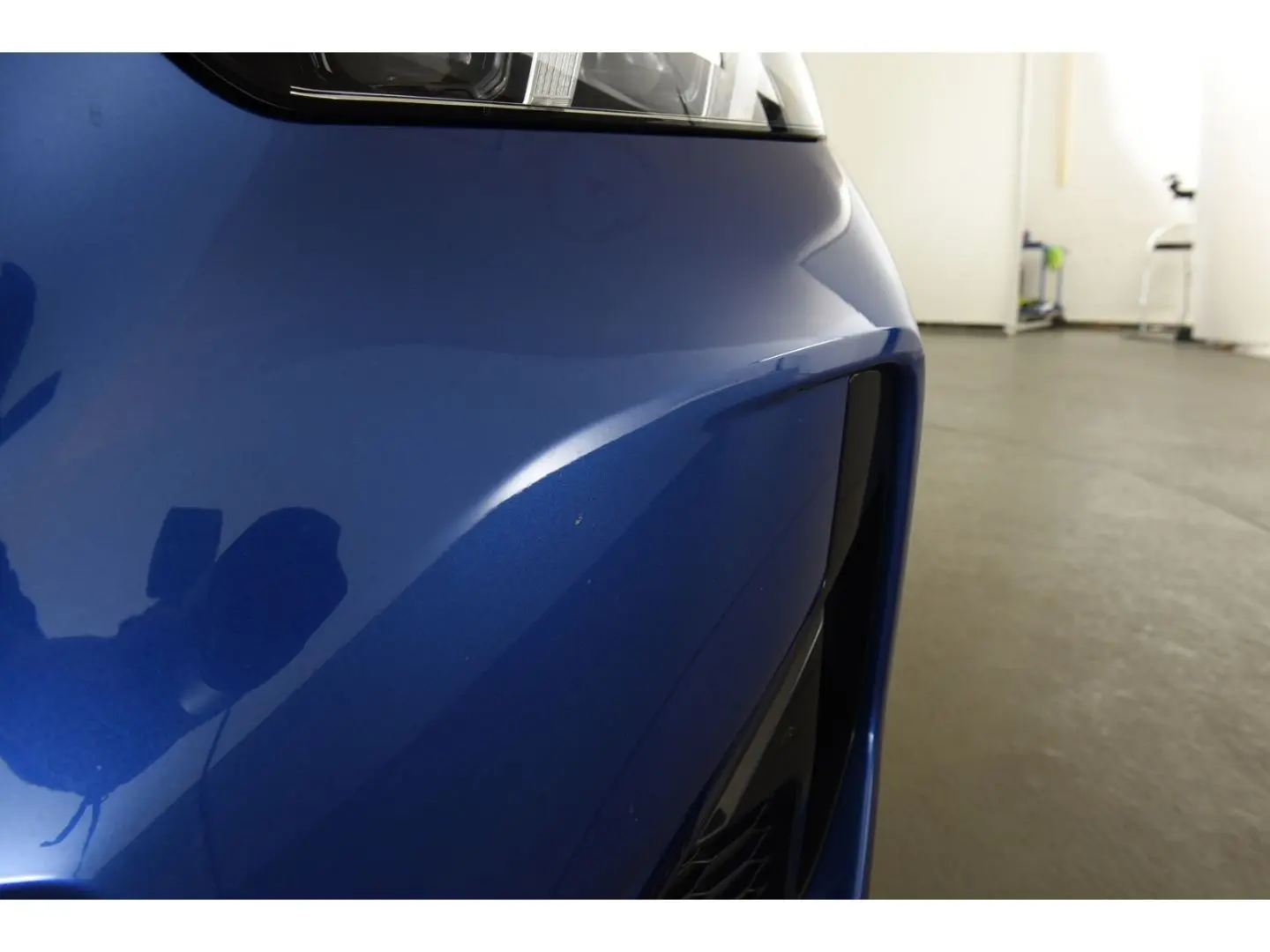 X1 xDrive 20d Head-Up-Display Sonnenschutzvergla