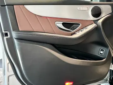 Mercedes-Benz GLC 300 de 4M AMG LED AHK MBUX