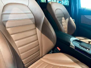 Mercedes-Benz GLC 300 de 4M AMG LED AHK MBUX