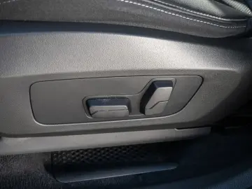 X1 xDrive 23i M-Sport 360  PANO H K HUD AHK NAVI