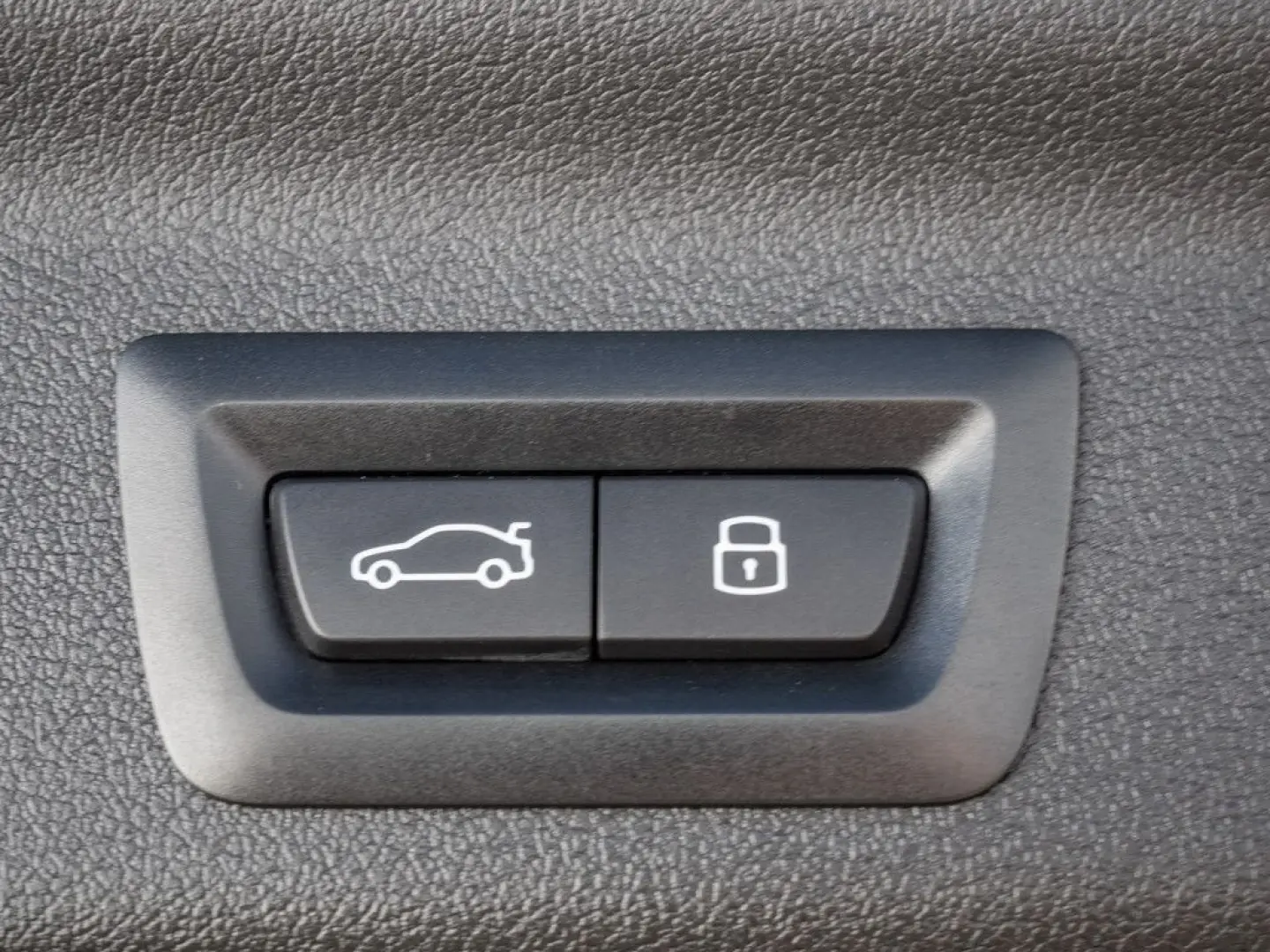 X1 xDrive 23i M-Sport 360  PANO H K HUD AHK NAVI